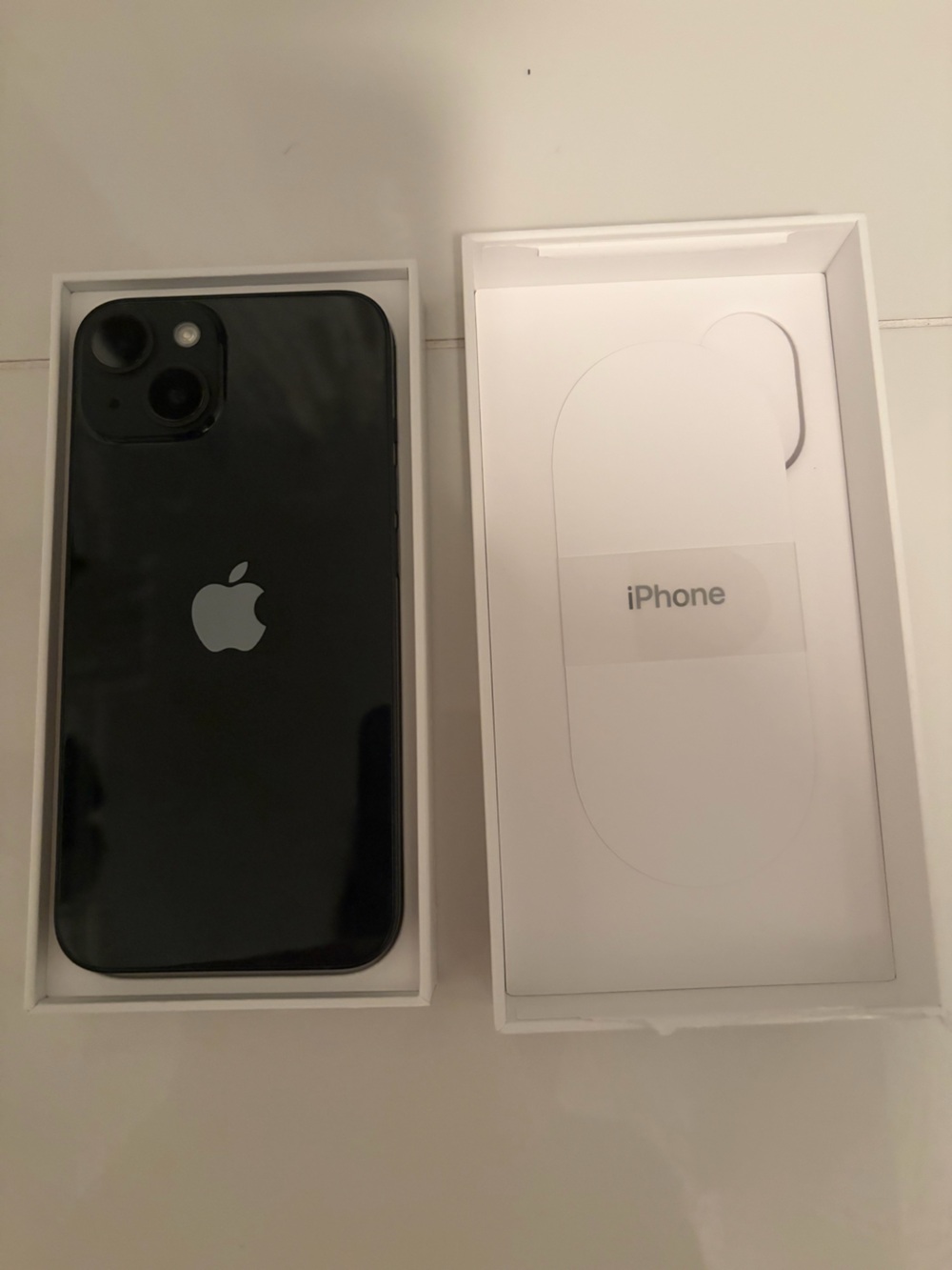 Apple iPhone 14, Unlocked in Black - Picture 2 of 6